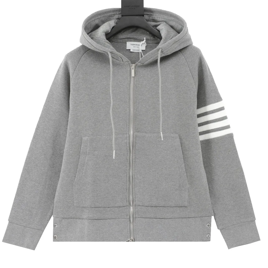 Thom Browne / Classic 420 ， ，32 3 ， ， ， ， ， Breathable ， ， ， TB ， ， ， ！ ， 。 Size: 1-4